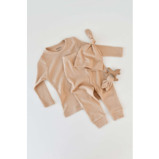  3 részes készlet: hosszú ujjú blúz, hosszú nadrág és organikus és modális pamut sapka - BabyCosy lazac (Méret: 6-9 hónap)