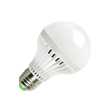 7W gömb alakú LED izzó, E27, hideg fehér izzó