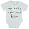 A-K Rövid ujjú "még mindig a szüleimnél lakom" feliratos baba body