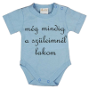 A-K Rövid ujjú "még mindig a szüleimnél lakom" feliratos baba body