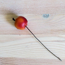  Alma pick, alma átmérője: 3 cm dekorációs kellék