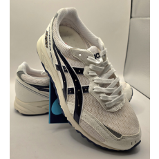  ASICS Skysensor Japan futócipő