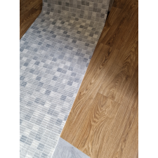 associatedweavers Csúszásmentes fürdőszobai futószőnyeg tekercs, kádkilépő, szürke kockás, 65cm széles lakástextília