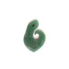 Átfúrt medál Aventurin maori horog 30x45mm medál