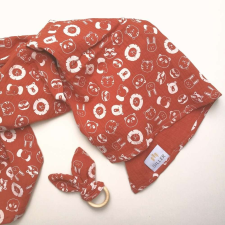 Babatakaró textil pelenka rozsdabarna állat mintás nyuszis rágókával pamut nagy méret babaágynemű, babapléd