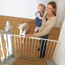 Baby Dan Pet Gate Streamline védőrács, fehér fém 63,5-107 cm bababiztonság