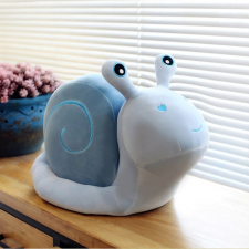 Baking & Pet Kft Cuki Plüss Csiga – 18 cm, Kék plüssfigura