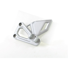 BENELLI 58226N220000 első bal lábtartó konzol Benelli Vázak, idomok, kiegészítők Lábtartó egyéb motorkerékpár alkatrész