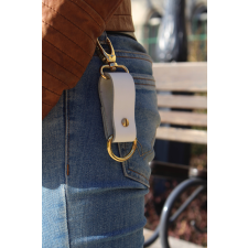  Bärloot bőrkulcstartó - fehér kulcstartó