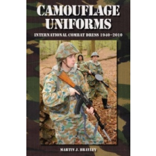 Camouflage Uniforms – Martin J. Brayley idegen nyelvű könyv