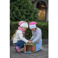  Csősapka, kispöttyös, rózsaszín babasapka, sál