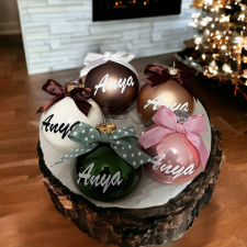 csucsajandek Névre szóló gömb-matt zöld karácsonyfadísz