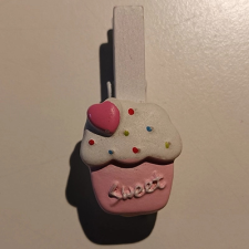 DD Mini csipeszek sütik, 4,5cm rózsaszín-fehér muffin 4,5cm dekorációs kellék