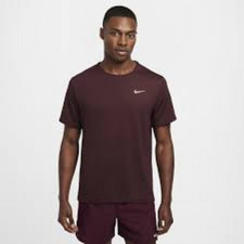 Default Nike Aláöltözet Nike Miler Men"s Dri-FIT UV Sh férfi férfi edzőruha