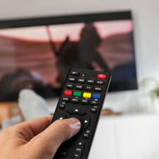 delight Univerzális TV távirányító - 250+ típushoz - fekete - 2 x AAA távirányító