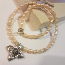  Édesvízi tenyésztett gyöngy nyaklánc. ékszer szett