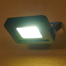EverFlourish Hungary Kft. LED reflektor, hidegfehér fényű, 900lm - GAO 6983H kültéri világítás