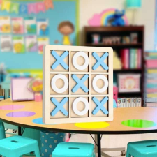 Fából készült tic-tac-toe játék társasjáték
