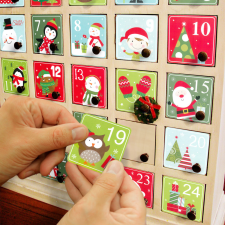 Family Adventi kalendárium matrica szett - 5 x 5 cm karácsonyi dekoráció