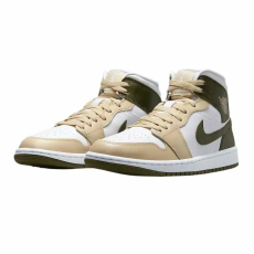  Fehér Nike WMNS AIR JORDAN 1 MID sportcipő