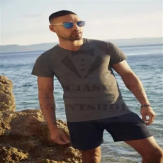  Férfi 100% pamut r.u póló - V-nyakú