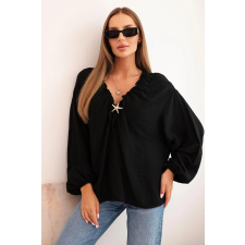 FiatalDivat Viszkóz blúz fodros nyakkivágással és brossal, 92320 modell, fekete blúz