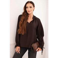 FiatalDivat Viszkóz blúz V-nyakkivágással és megkötővel az ujjakon, 25717-es modell, barna