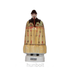 Hunbolt Kézzel festett miniatűr porcelánfigura subában hűtőmágnes