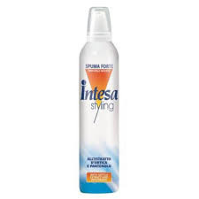 Intesa fixálóhab erős tartás 300ml hajformázó
