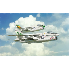 Italeri A-7E Corsair II repülőgép műanyag modell (1:72) makett
