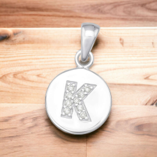  K BETŰS KEREK EZÜST MEDÁL CIRKÓNIÁVAL medál