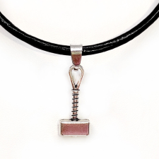  Kalapácsos medál műbőr lánccal nyaklánc