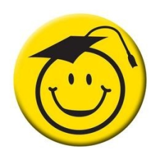 Kalapos Smile Fej Sárga Kitűző Ballagásra - 5,5 cm kitűző