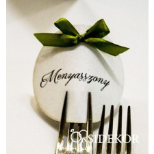 Kerek ültetőkártya masnival dekorációs kellék