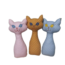  Kézműves szines cicák plüssfigura