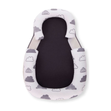 Kikkaboo babapozicionáló memóriahabos hypoallergén legurulás gátlós 60x40x8cm Felhõs lakástextília