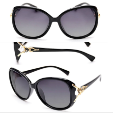Kingseven Kingseven fekete keretes női napszemüveg, polarizált, arany macskamintával