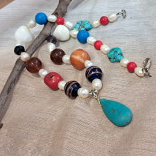  Korall édesvízi gyöngy és drágakő gyöngysor. nyaklánc