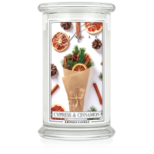 Kringle Candle Cypress & Cinnamon nagy 2 kanócos illatgyertya (624 g), gyertya