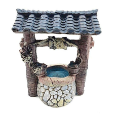  Kút két vödörrel, polyresin. Mérete: 55x80x35 mm dekorációs kellék