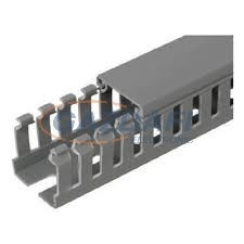 LEGRAND 636106 Transcab 40x40 perforált műanyag vezetékcsatorna villanyszerelés