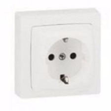 LEGRAND Oteo 2P+F csatlakozóaljzat falon kívüli, kerettel 696029 villanyszerelés