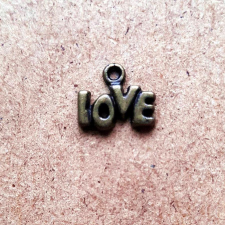  Love' felirat, bronz szinű. Mérete: 12x10 mm dekorációs kellék