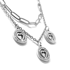 Maria King Dupla rozsdamentes acél nyaklánc ezüst színben, kristályos szív charmokkal nyaklánc