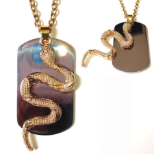 Maria King Tüköracél ezüst dögcédula arany színű kígyóval, acél lánccal vagy kulcstartóval nyaklánc