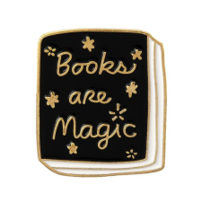 MariaKing &#039;A könyvek varázslatosak&#039; kitűző kitűző