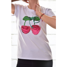 MB Collection női póló - Divatos, laza fazonú, elől nyomott cseresznye mintával és strasszkövekkel díszítve M25-1-250203-13/T013