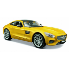 Mercedes-AMG GT modellautó sárga színben autópálya és játékautó