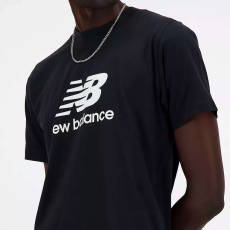 New Balance Stacked Logo Férfi Póló - Fekete - M