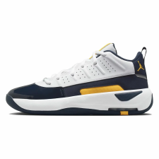 Nike Jordan Max Aura 7 HQ2091102 Férfi Cipő Fehér 43 férfi cipő